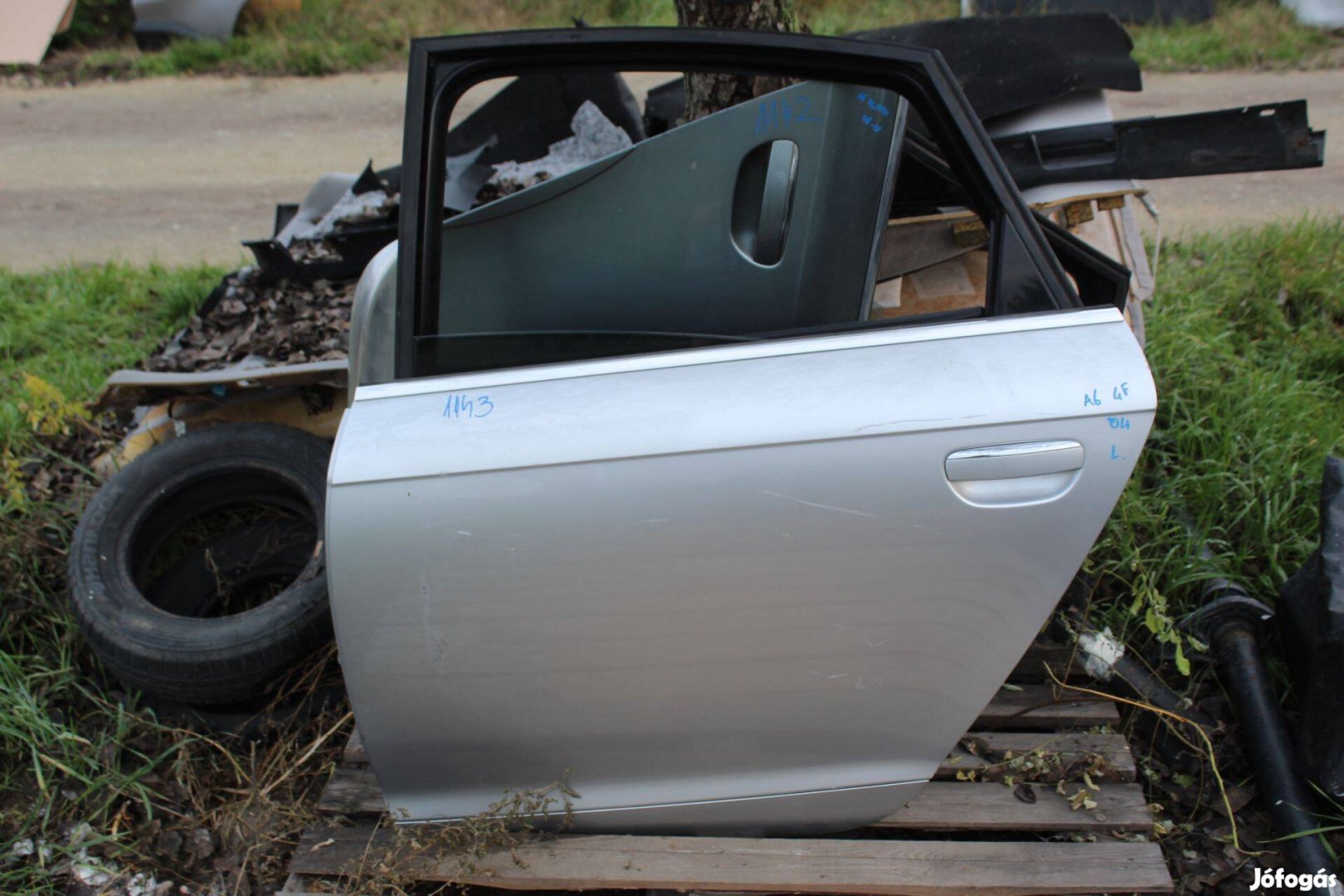 Audi A6 4F (sedan) Bal hátsó ajtó komplett (1143)