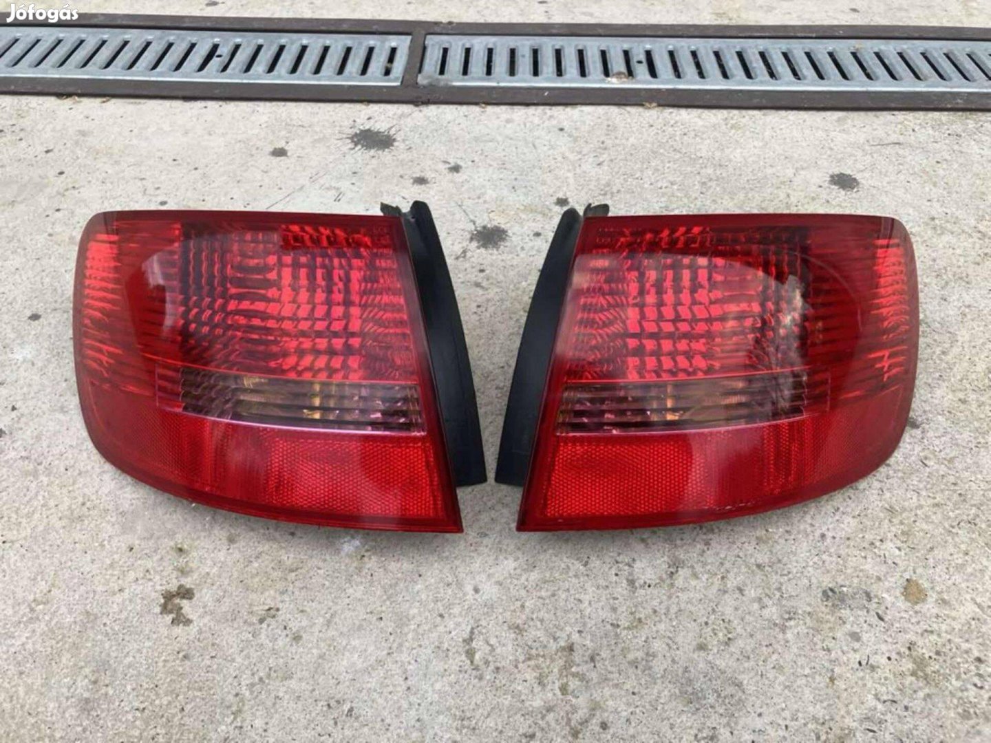 Audi A6 4F lámpa pár