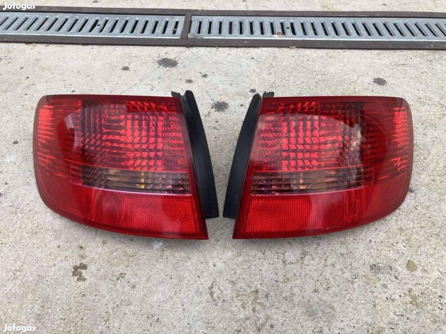 Audi A6 4F lámpa pár