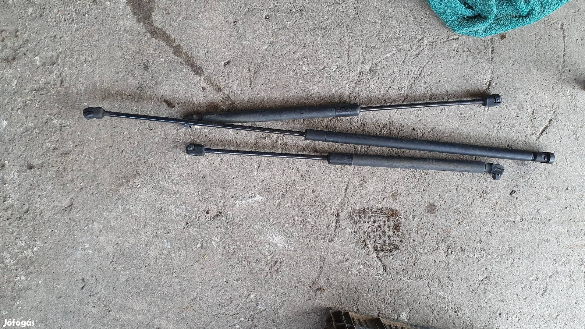Audi A6 4f csomagtér teleszkóp eladó 3e.ft darabja 