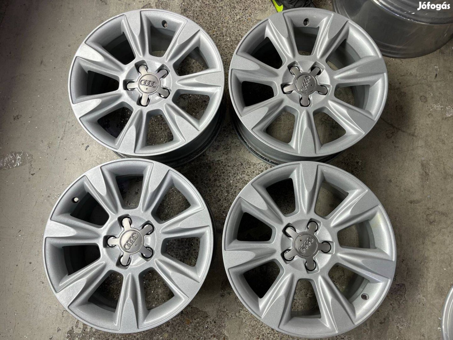 Audi A6 Allroad A4 gyári alufelnik szép újszerű állapotban 17 colos