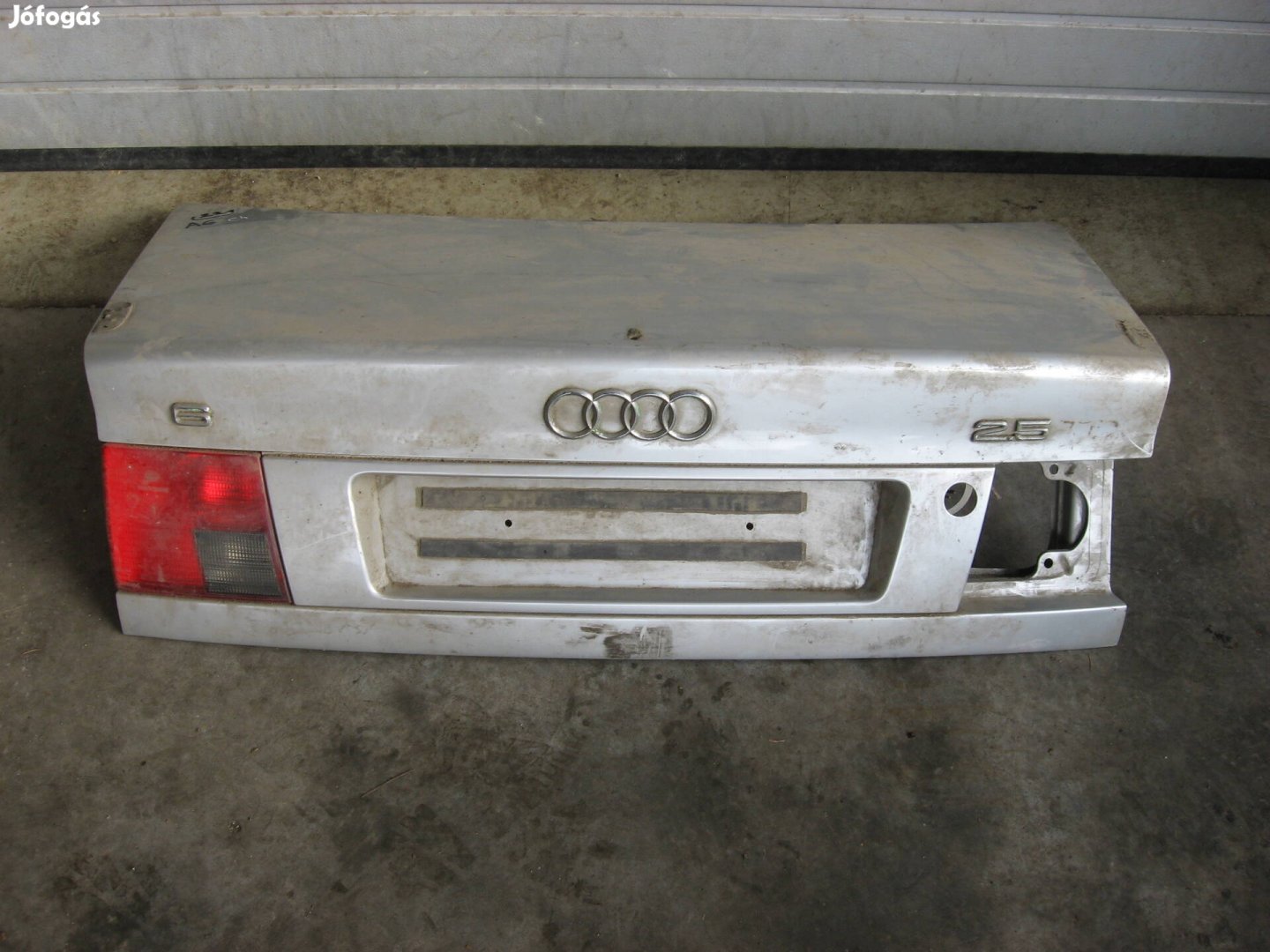 Audi A6 C4 limuzin csomagtér ajtó