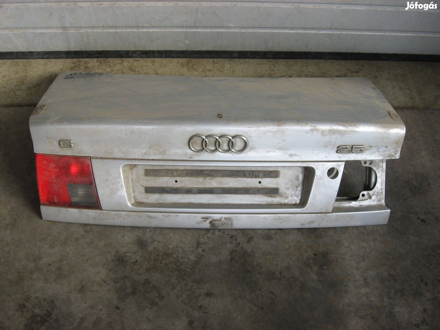 Audi A6 C4 limuzin csomagtér ajtó