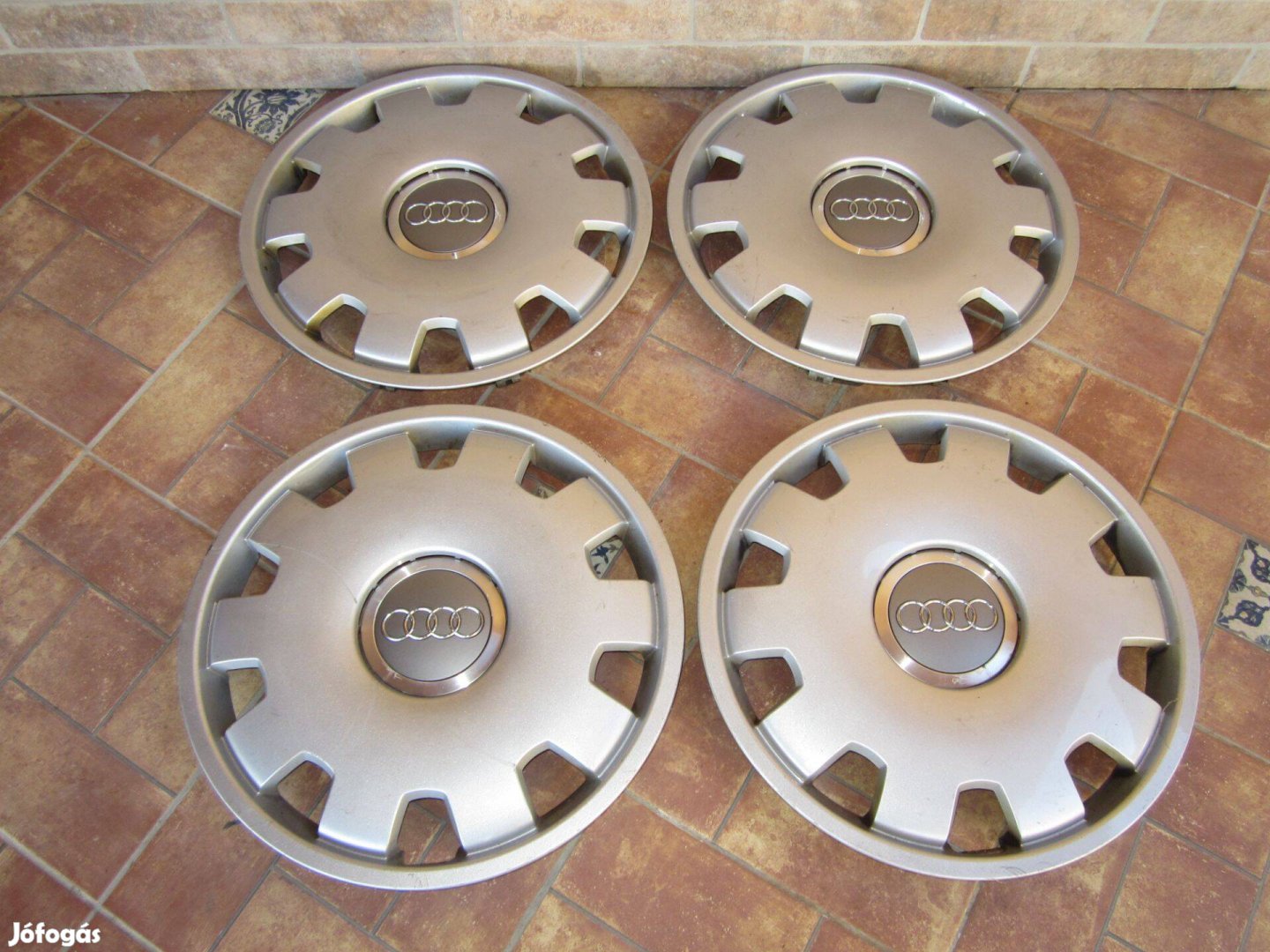 Audi A6 C5 4B gyári dísztárcsa szett 16"