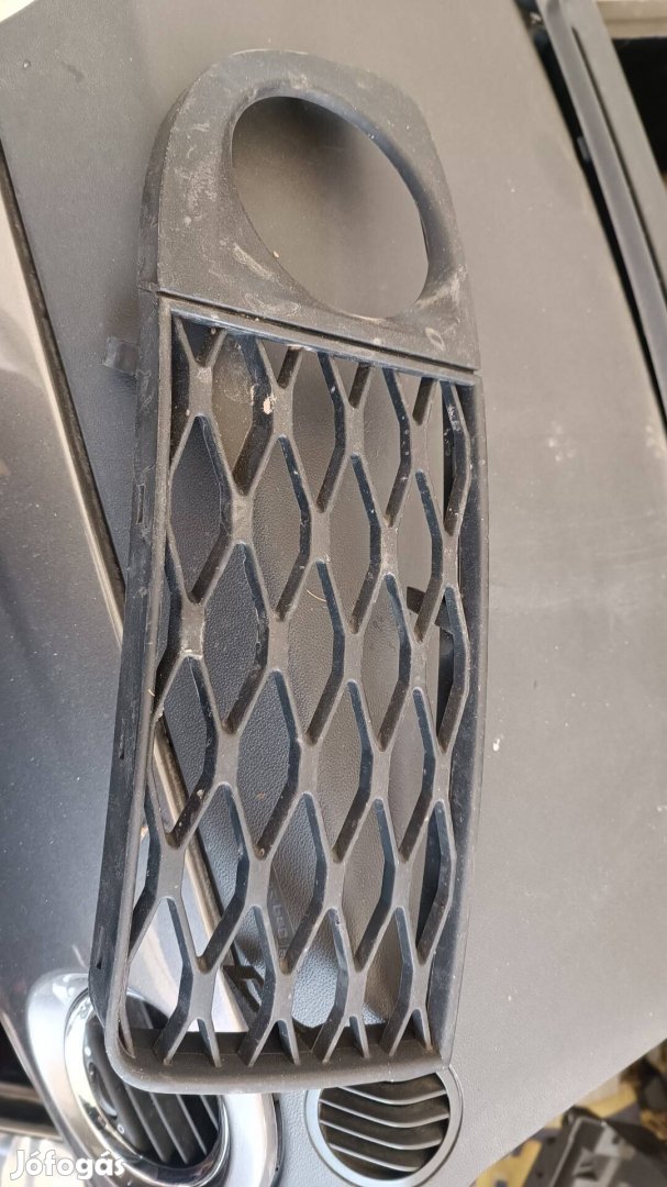 Audi A6 C5 allroad jobb első lökhárító diszracs ködlámpa köré