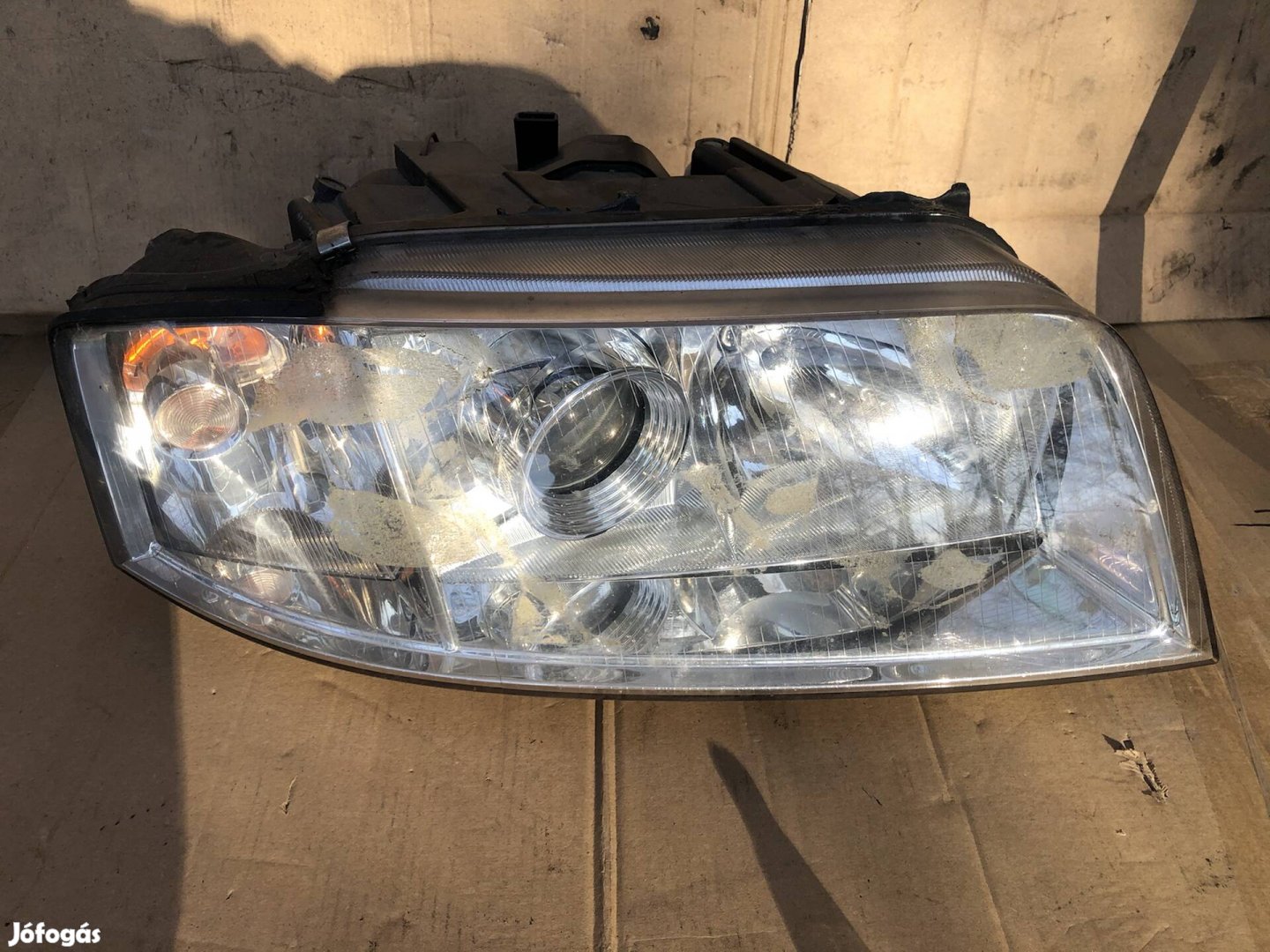 Audi A6 C5 jobb első lámpa xenon 