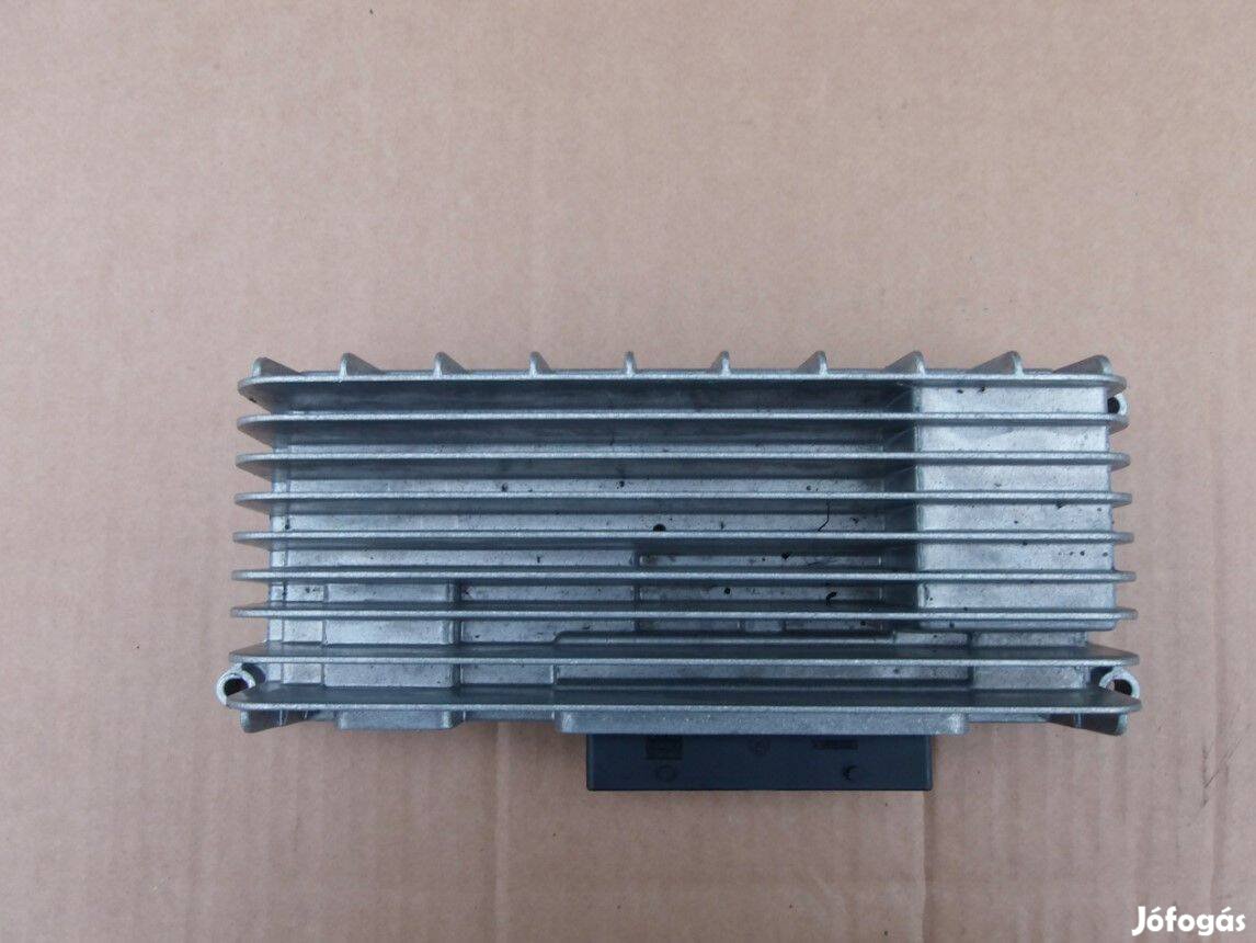 Audi A6 C6 rádió antenna erősítő 4F0910223