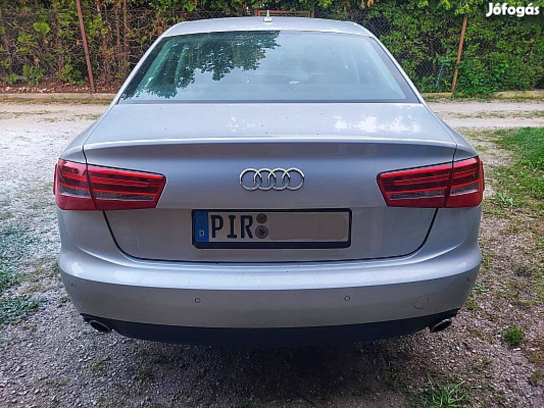 Audi A6 C7 4G sedan hátsó lökhárító lámpa fényszóró