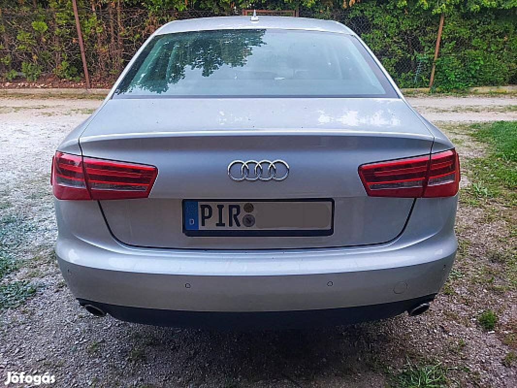 Audi A6 C7 4G sedan hátsó lökhárító lámpa fényszóró