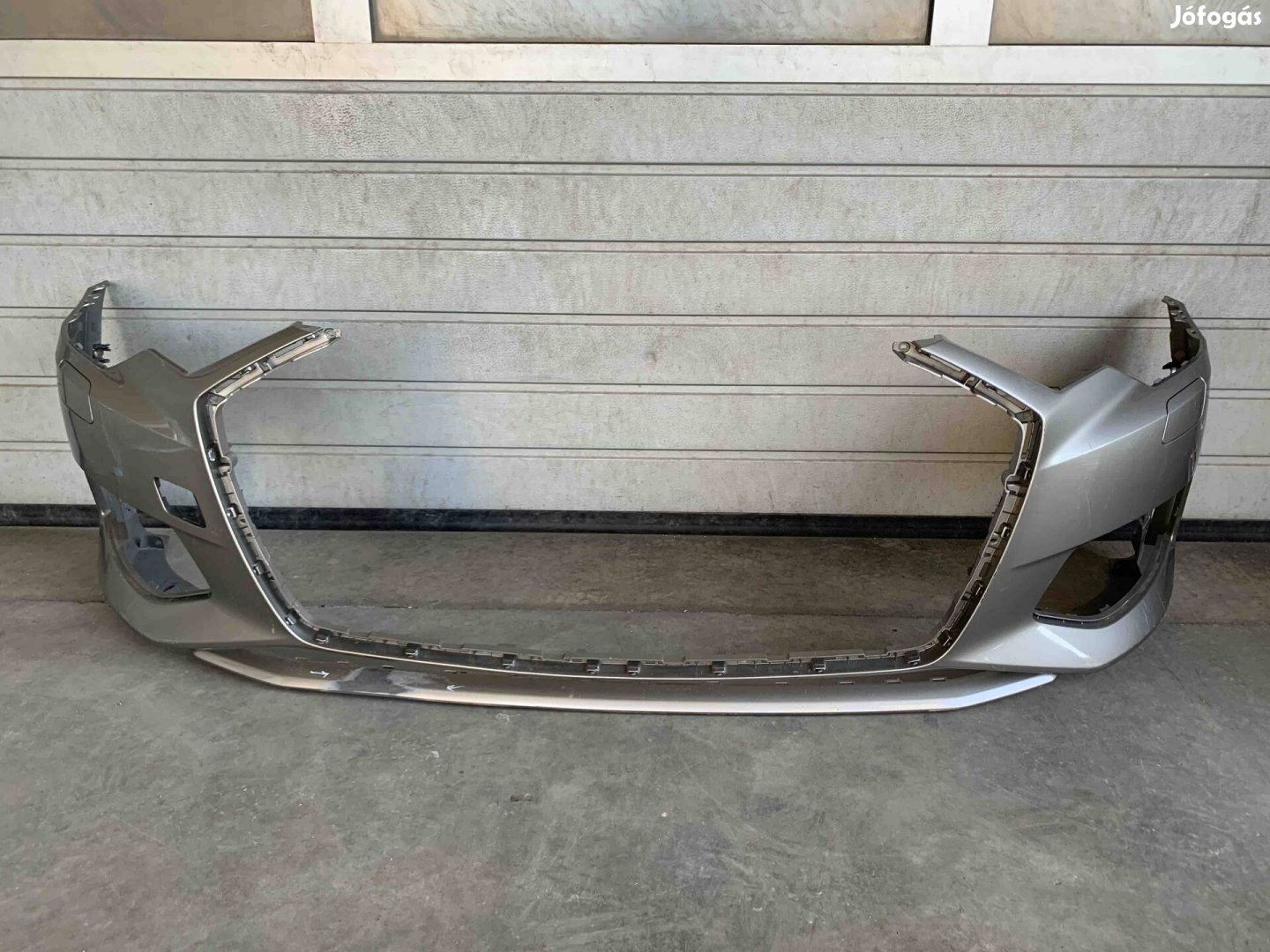 Audi A6 C8 4K első lökhárító lökő 2018- 4K0 807 437