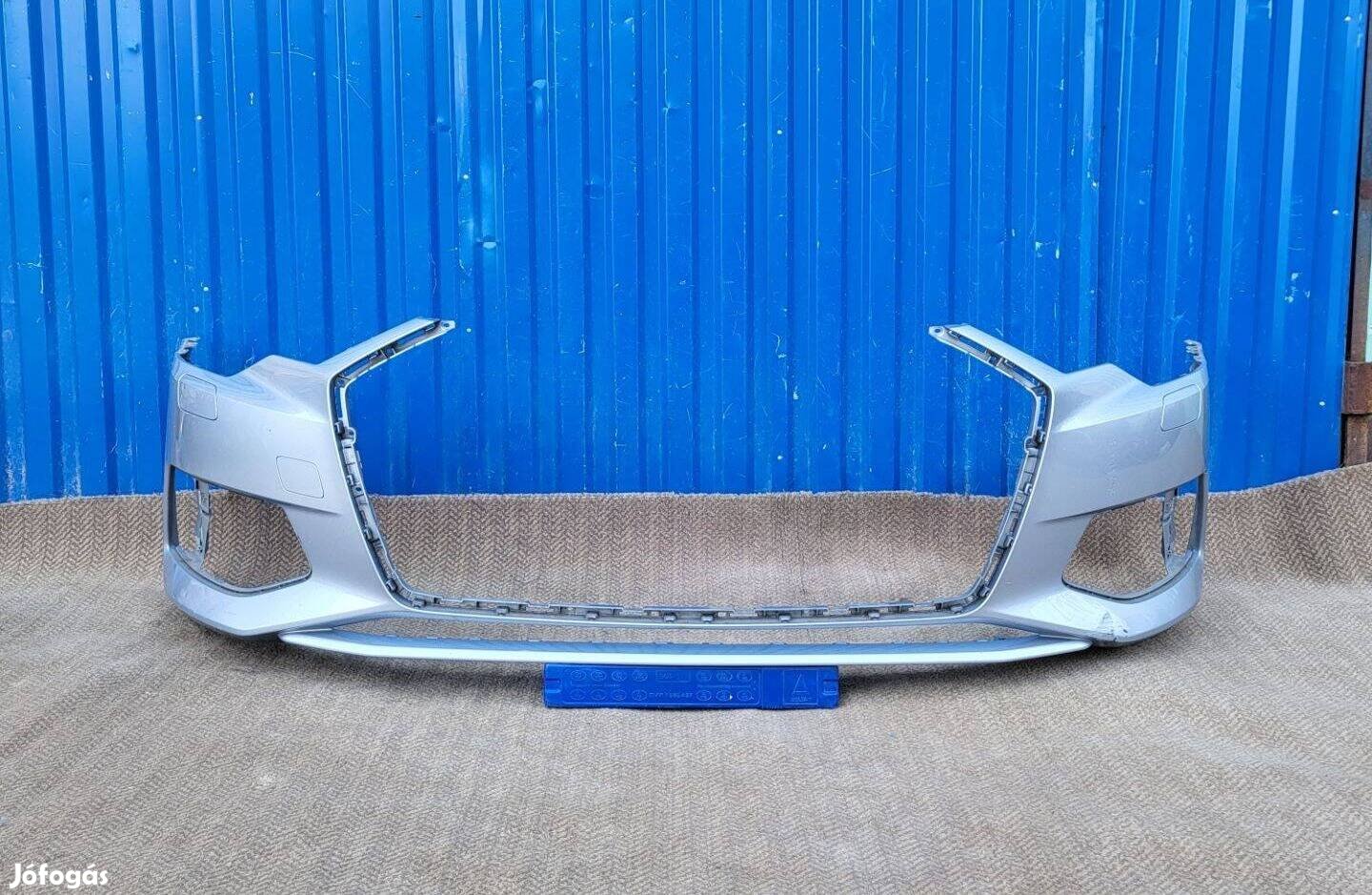 Audi A6 C8 4K gyári 4K0807437 első lökhárító radaros mosós