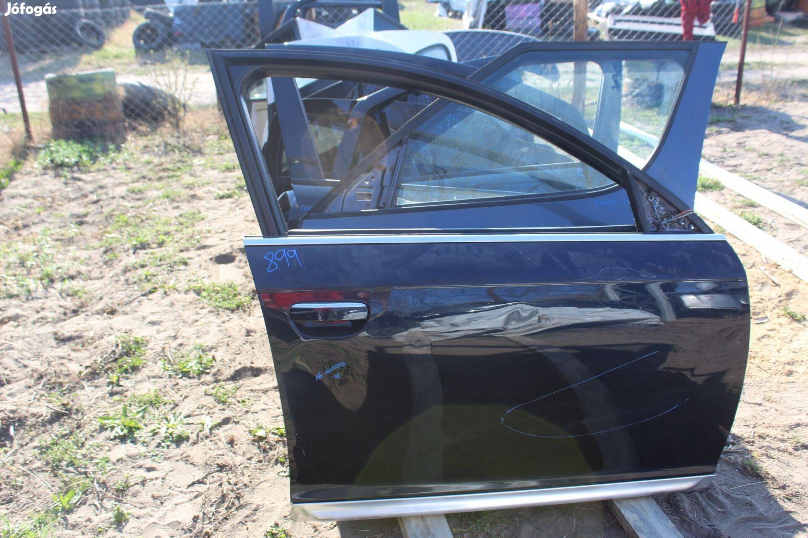 Audi A6 (4F) allroad jobb első ajtó üresen (899.)
