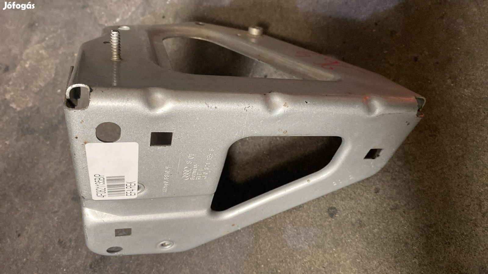 Audi A6 első sárvédő tartó bal 4F0821135B eladó