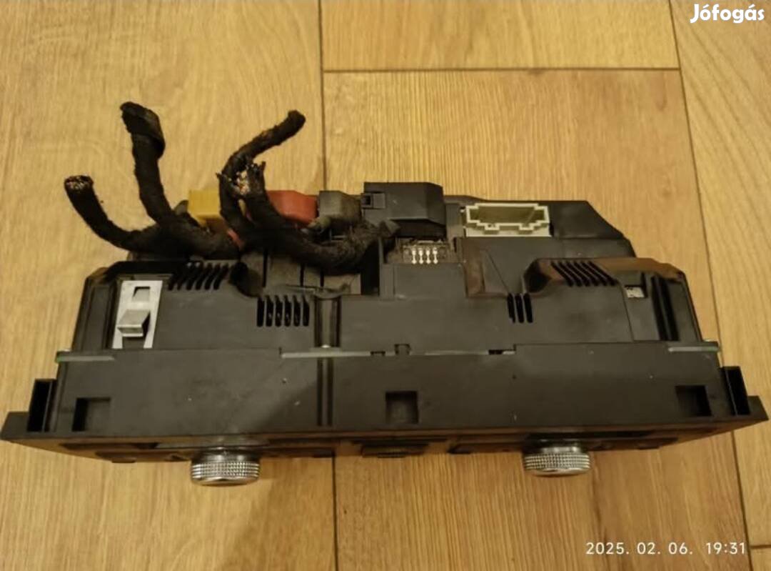Audi A6 klíma vezérlő panel 