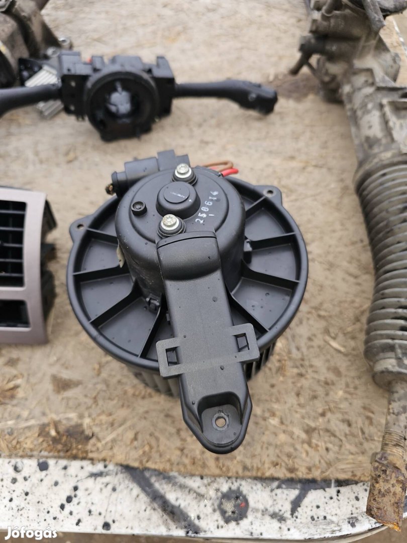 Audi A6 klimás fütés motor fütömotor 6000