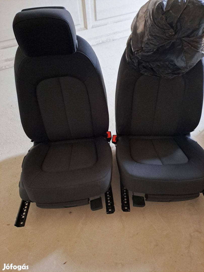 Audi A6 szövet ülés