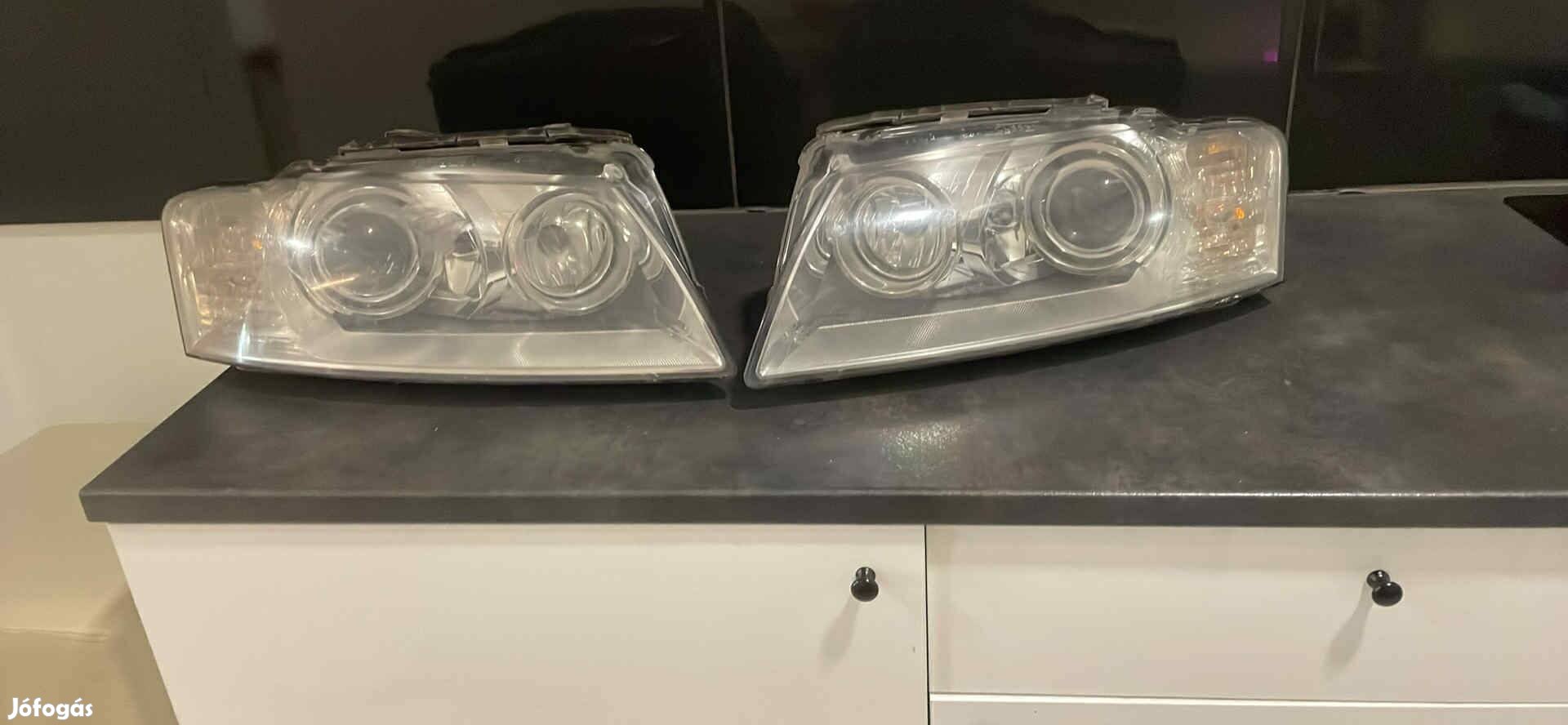 Audi A8 D3 gyári fényszórók
