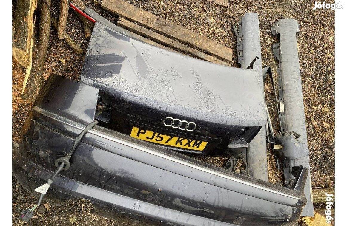 Audi A8 D3 hátsó lökhárító radaros és csomagtérajtó posta megoldható