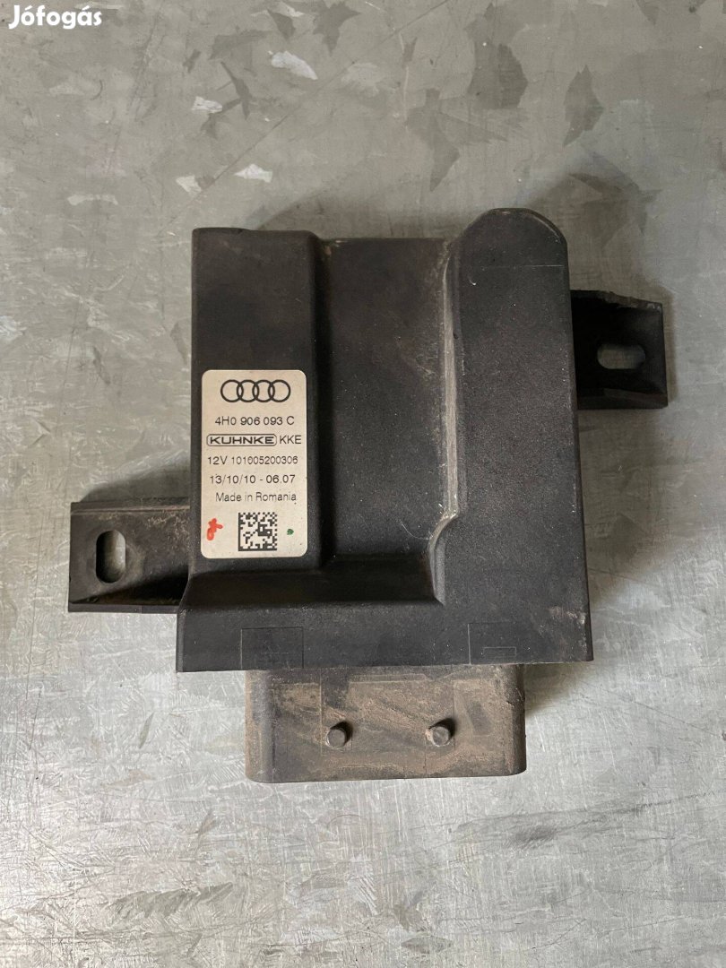 Audi A8 D4 4H Tank vezérlő 4H0906093C Relé