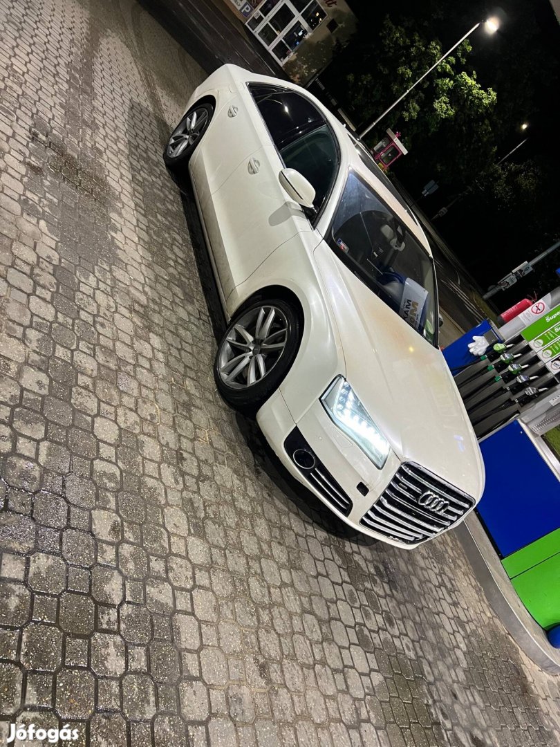 Audi A8 alkatrész !!