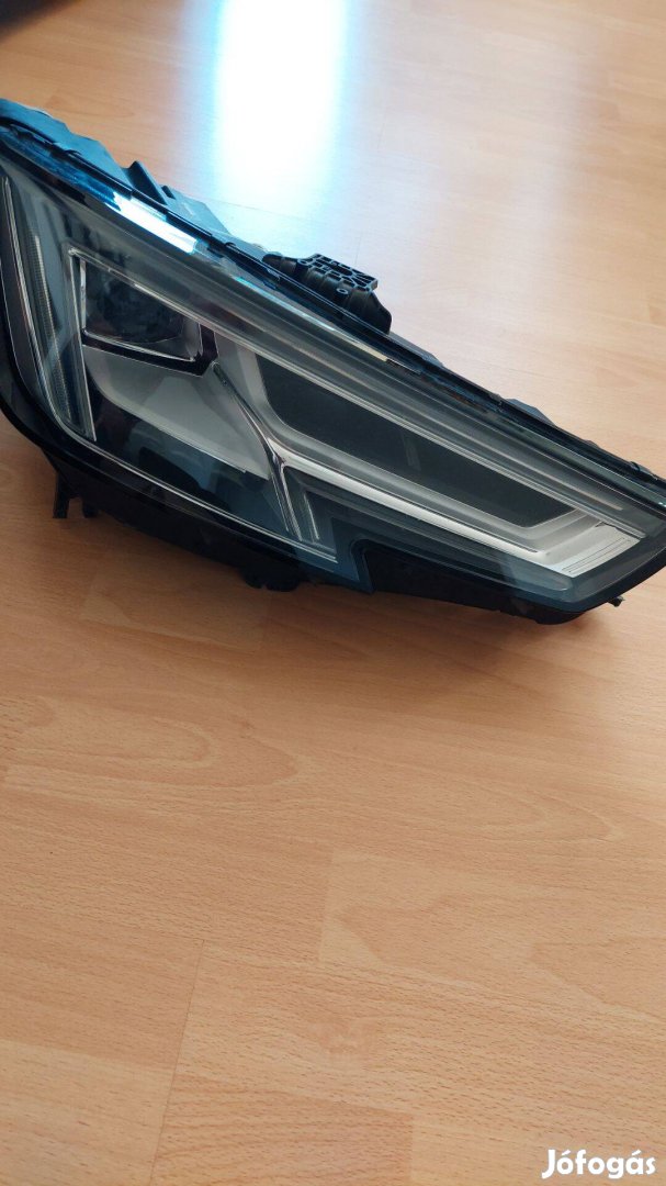 Audi A9 b9 jobb (utas) oldali fényszóró