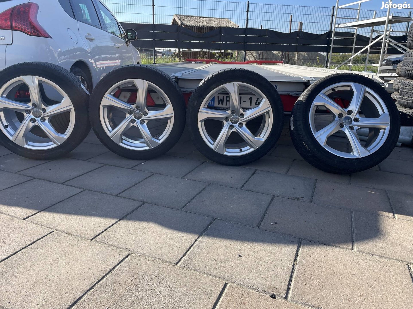 Audi Gyári Alufelni 245/45R19" Téli-gumikkal