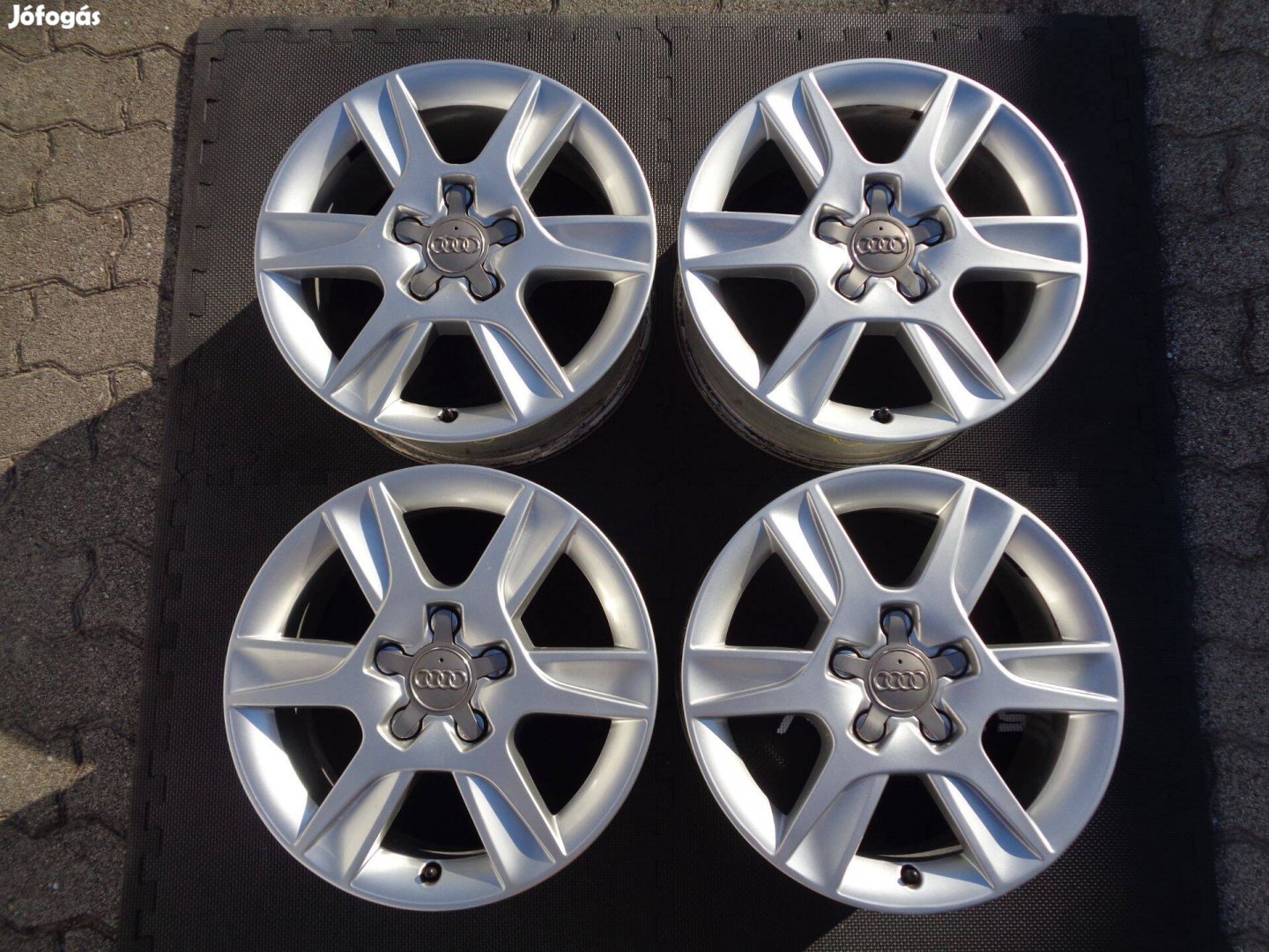 Audi Gyári alufelni 16-os, 5x112-es osztóval jó állapotban eladó