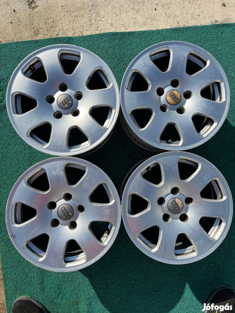 Audi Gyári alufelni 5x112 4db