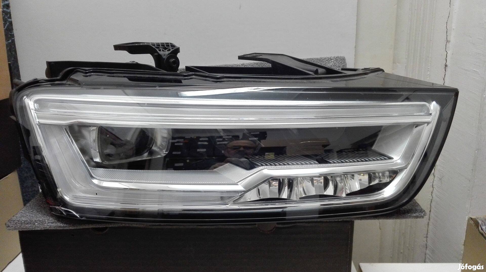 Audi Q3 fényszóró jobb 2015,10-2017,12 (Full LED)