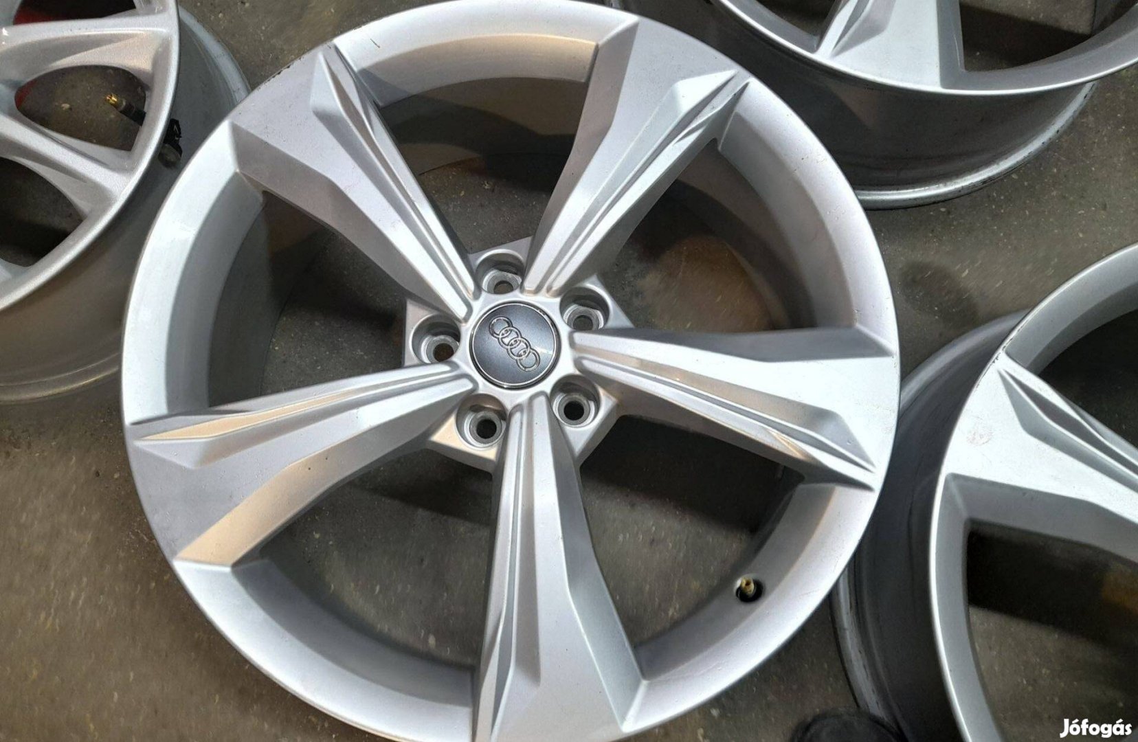 Audi Q3 q5 gyári alufelni 5x112 19"