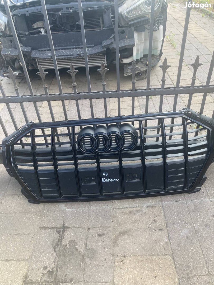 Audi Q3 vadonatúj hűtőrács(2019-  (83A853651C)