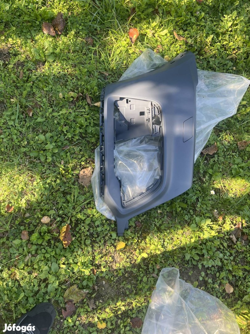 Audi Q5 80A löksi jobb burkolat