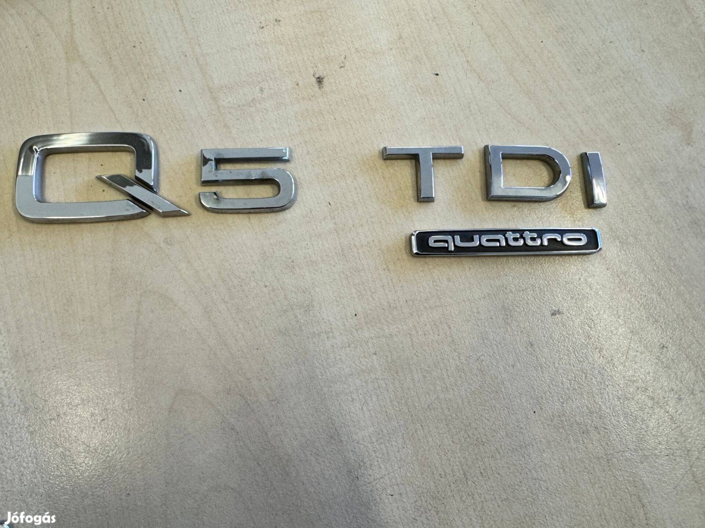 Audi Q5 TDI Quattro 8R logó logo embléma 2008-2017