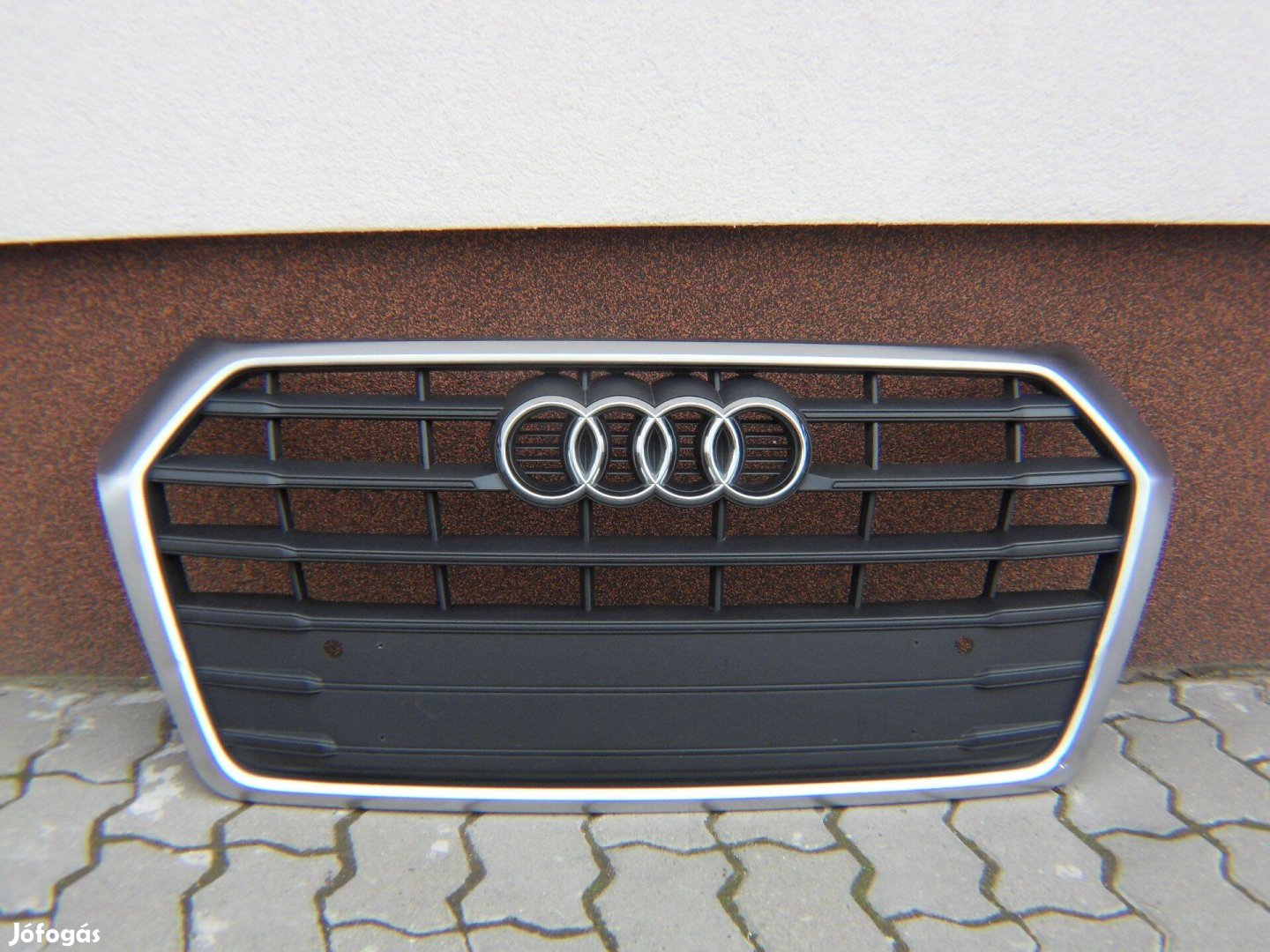 Audi Q5 hűtőrács díszrács 80A 853 651 A / B