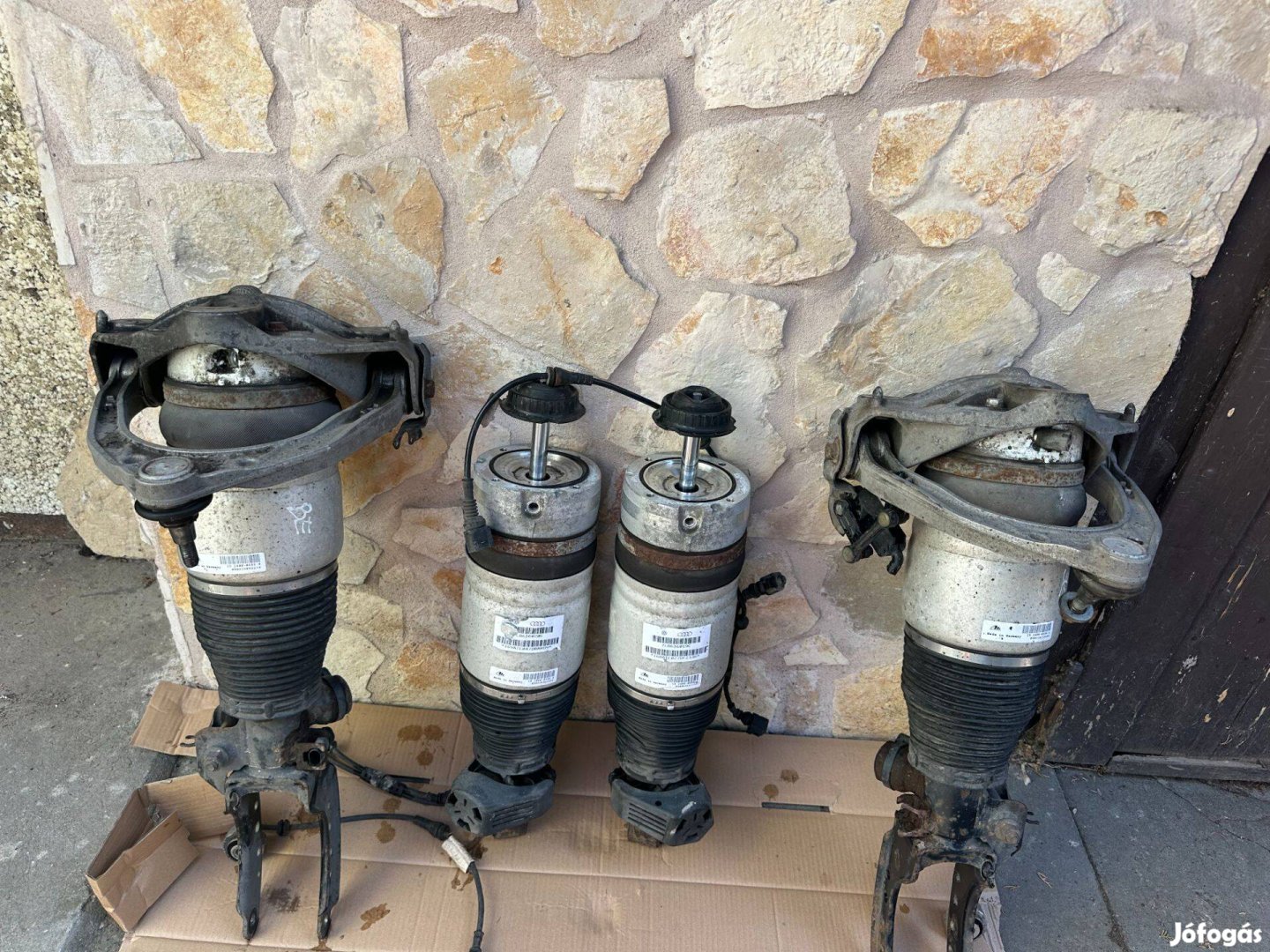 Audi Q7 és Volkswagen Touareg I jobbos balos első hátsó légrugó