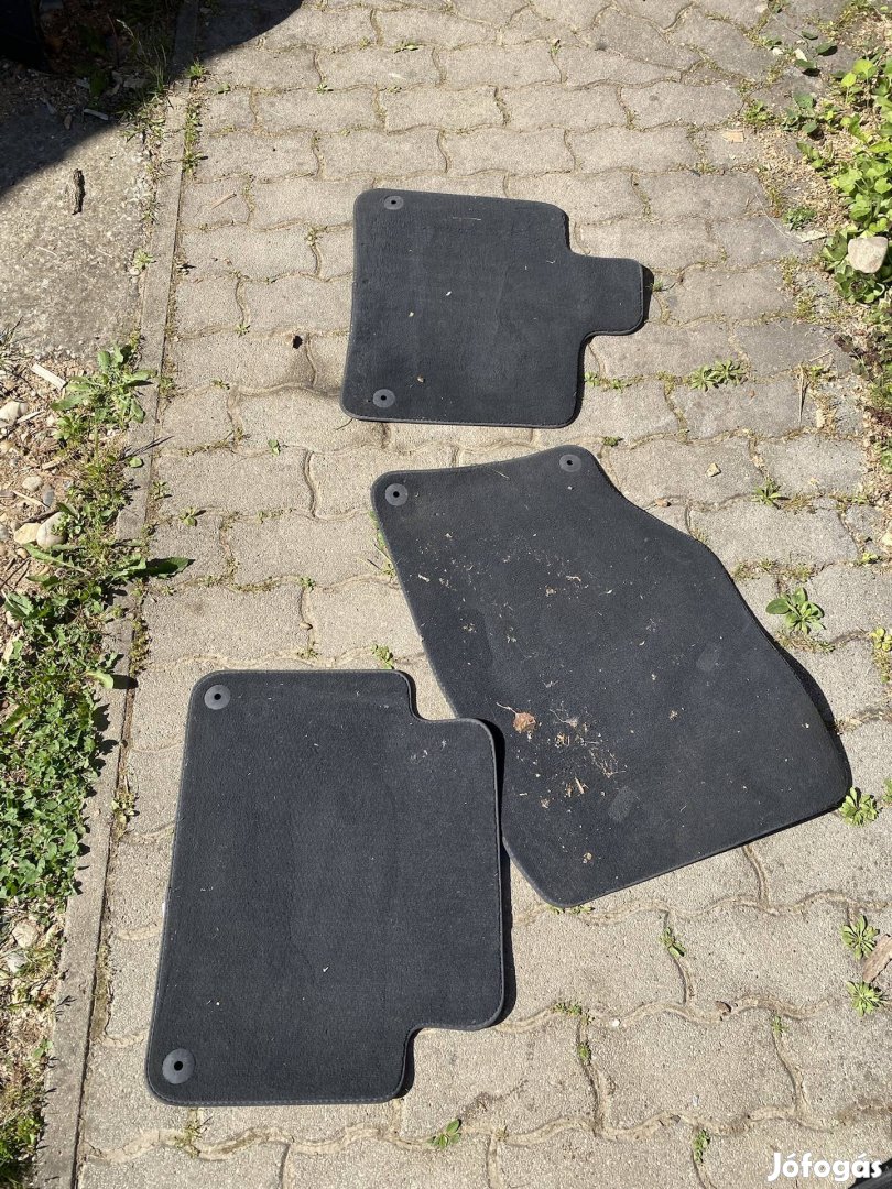 Audi Q7 szövet szőnyeg 3db