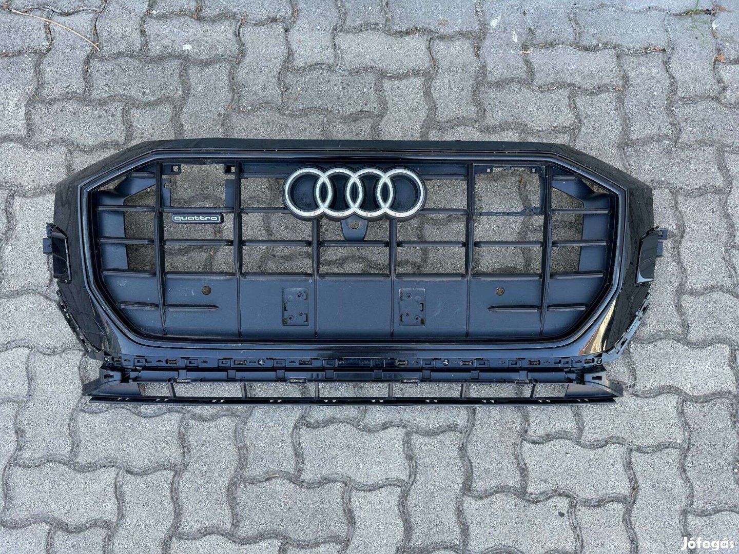 Audi Q8 4M S-line Hűtőrács Black Edition