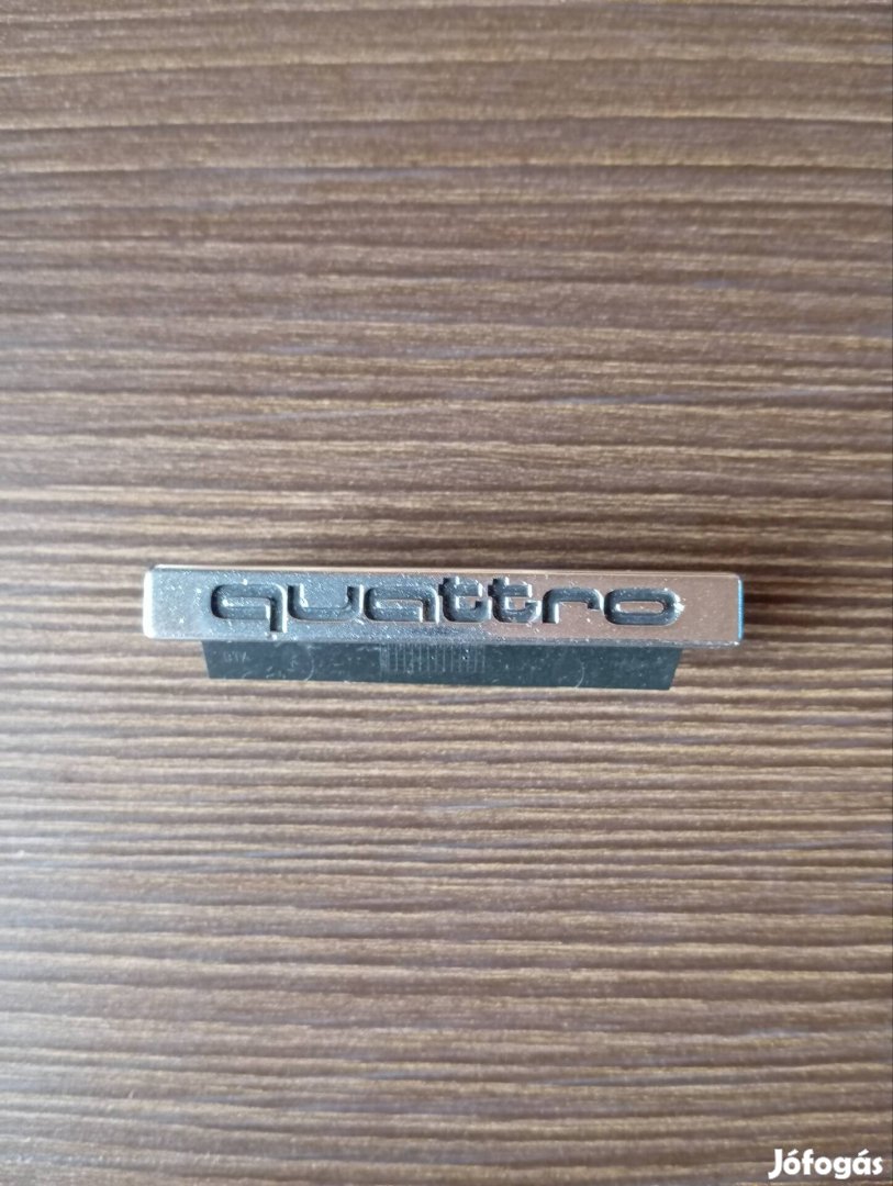 Audi Quattro felirat 