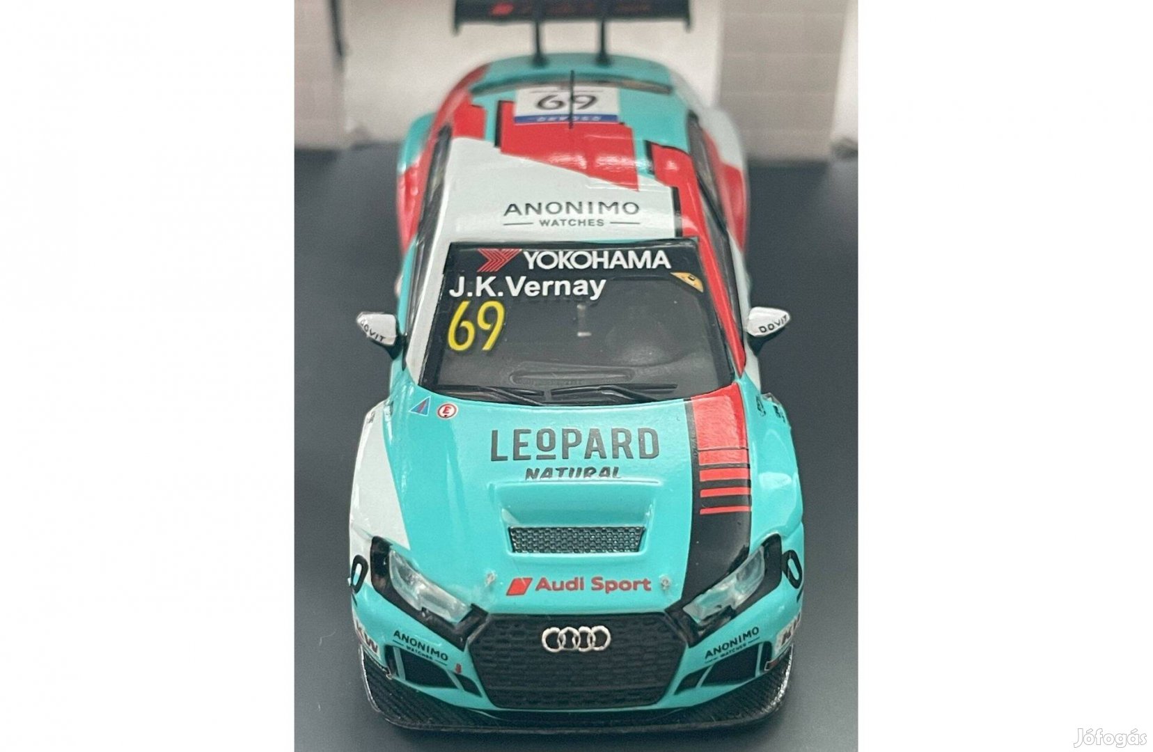 Audi RS3 LMS modellautó - Tarmac Works 1:64 méret