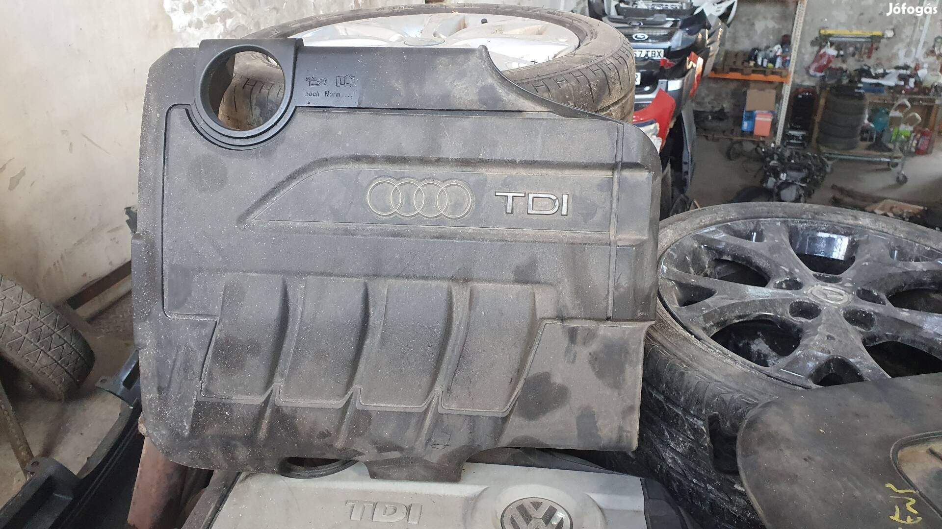 Audi TDI Felső motorburkolat védő  23.03