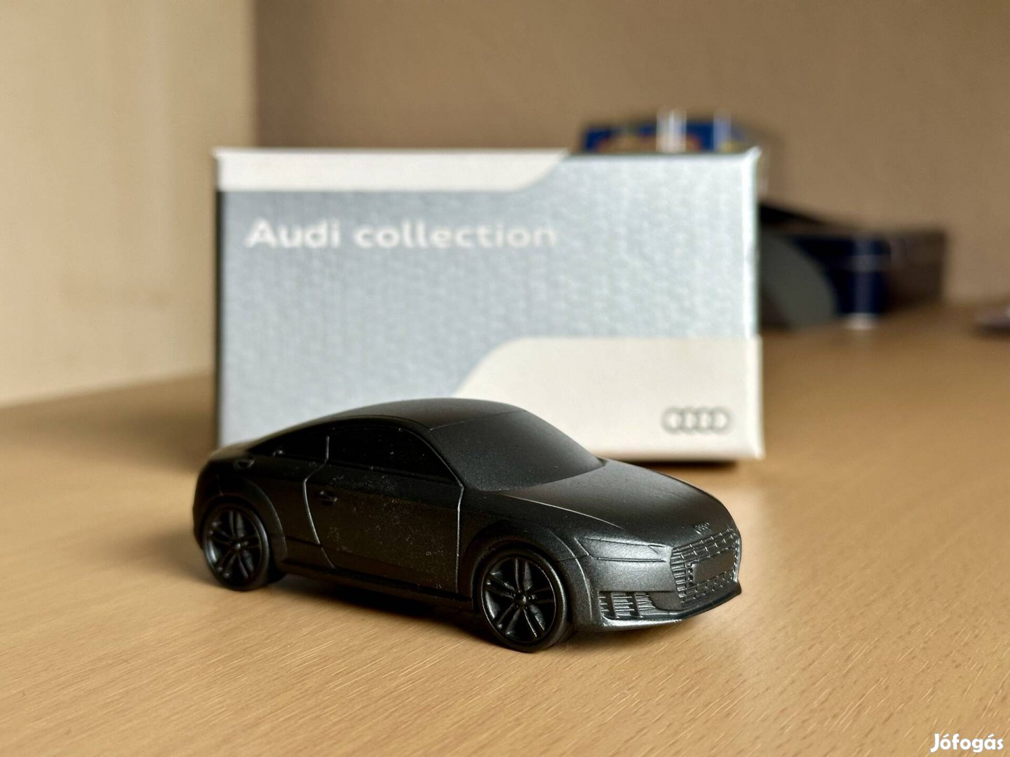 Audi TT 1:43 modellautó dísz levélnehezék