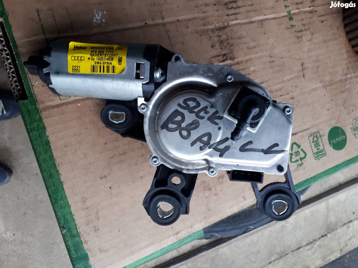 Audi   A4  B8 kombi  hátsó ablaktörlő motor 4F9 955 711 C 