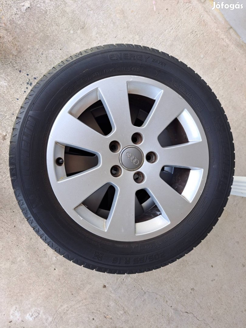 Audi  alufelni 16 Col nyári gumival,Eladó!