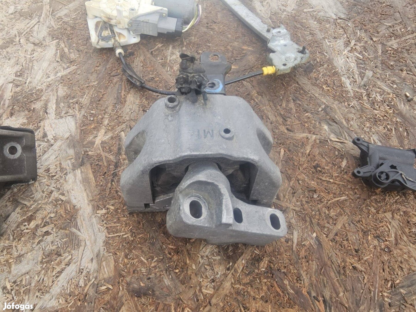Audi a3 1.9 tdi motortartó bak 5000