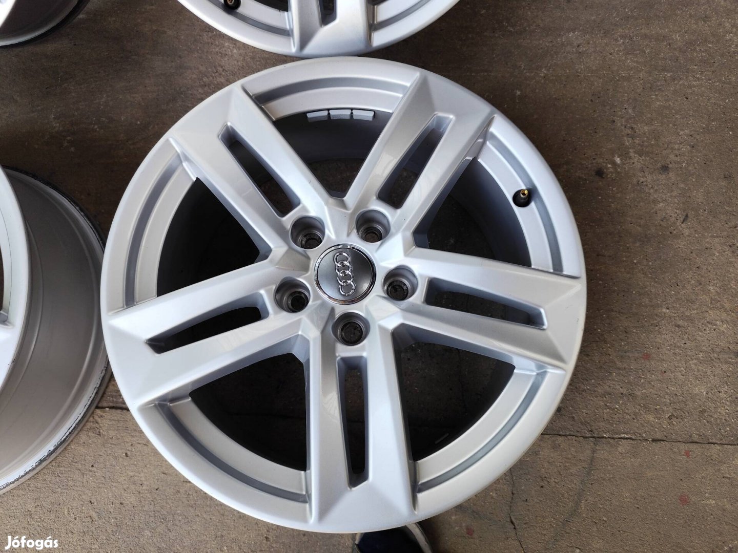 Audi a3 a4 B8 b9 a6 4f gyári alufelni 5x112 17"