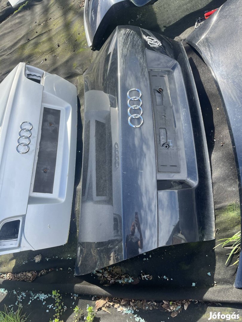 Audi a4 b6 csomagtérajtó