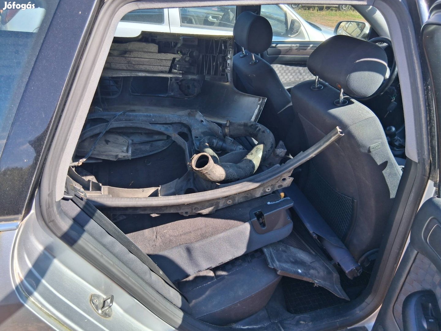 Audi a5 2,5tdi bontott alkatrészei eladoak