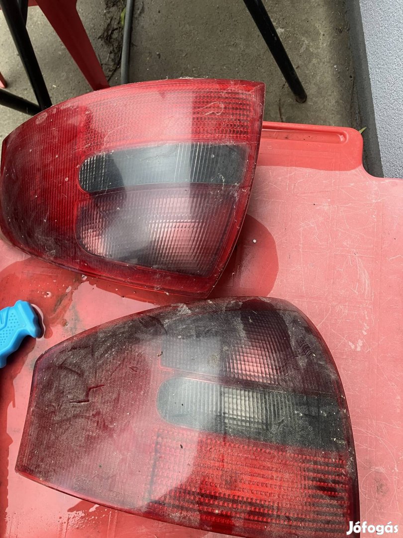 Audi a6 c5 hátsó lámpa