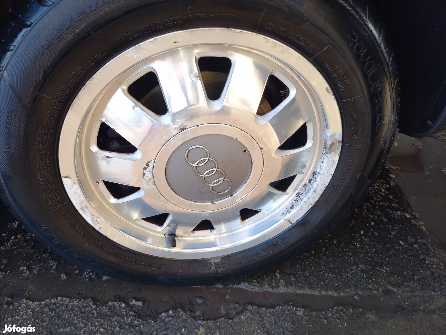 Audi alufelni 15colos négyévszakos gumival eladó. 