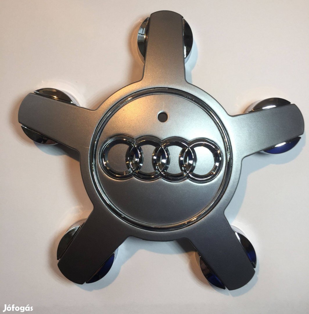 Audi csillag felni kupak 135 mm 4 db szürke, ezüst